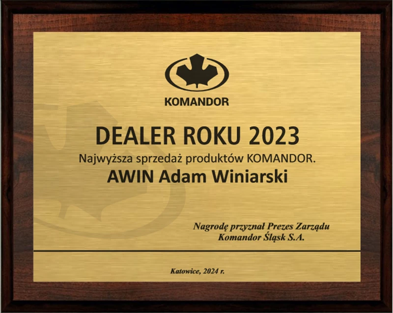 Wyróżnienie Dealer Roku 2023 otrzymane przez krakowski salon meblowy Komandor AWIN Adam Winiarski