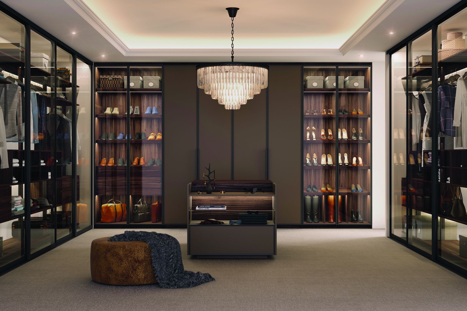 Szafyu z drzwiami uchylnymi Komandor