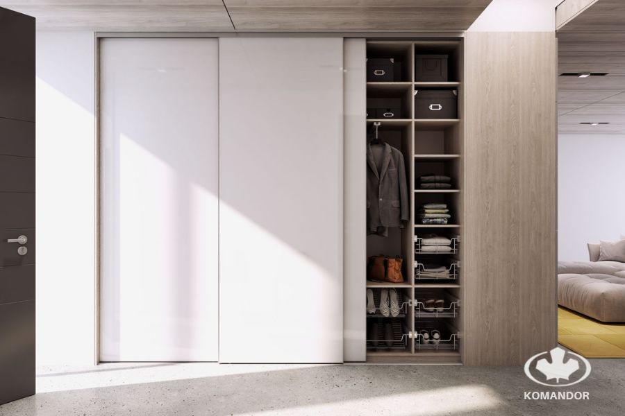 Szafa w przedpokoju Komandor